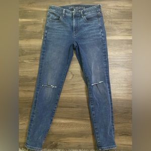 American eagle jeans ripped size 8 women’s